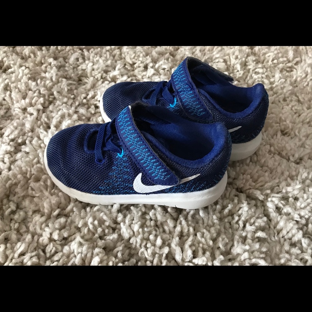 Toddler Nike Flex shoes